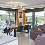 Villa Korina , *