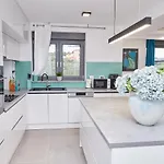 Villa Korina , Pomer
