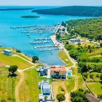 Korina , Villa *