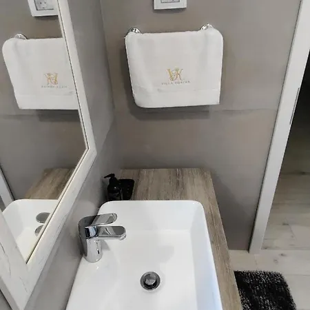 Vila Korina , *