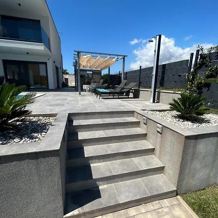 Korina , Villa *