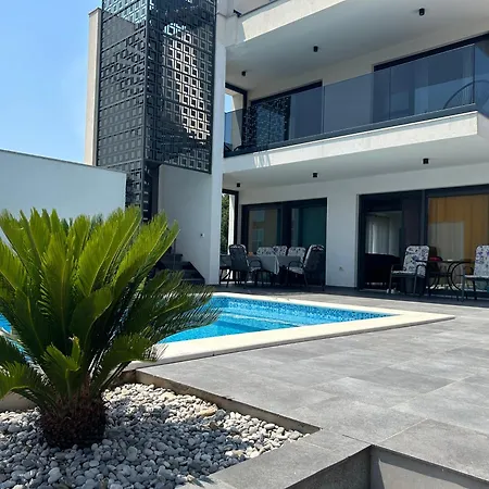 Korina , Villa *