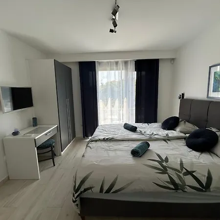 Korina , Vila *