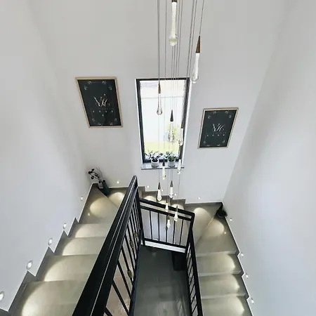 Korina , Vila *