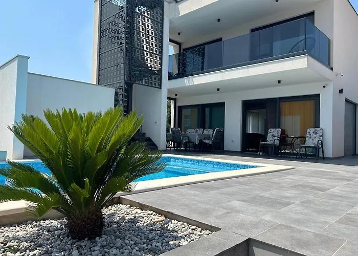 Korina , Villa *